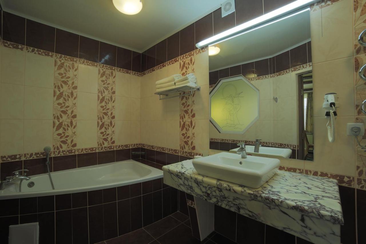 Сонячна Долина Готель Фортеця Boyany Extérieur photo
